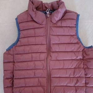 Gap Kids XS puffer vest, burgundy